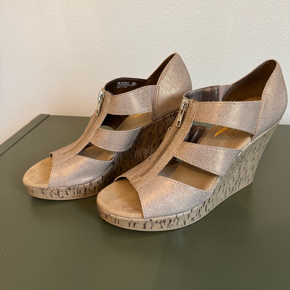 AEROSOLES Wedge Sandals - Picture 3 of 5
